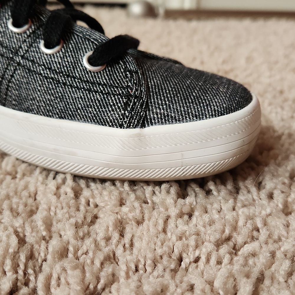 Shoes - Picture 6 of 7